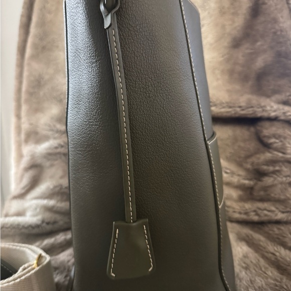 Carolina Herrera Handbag - Picture 7 of 11